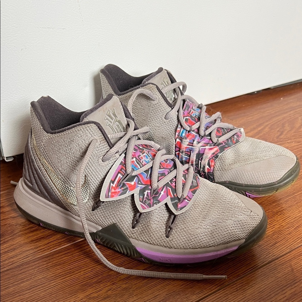 Nike Kyrie 5 Gray Graffiti (GS)